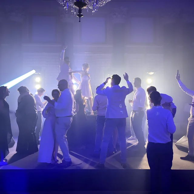 Piste de danse d'un mariage aux Trois Couronnes à Montreux.